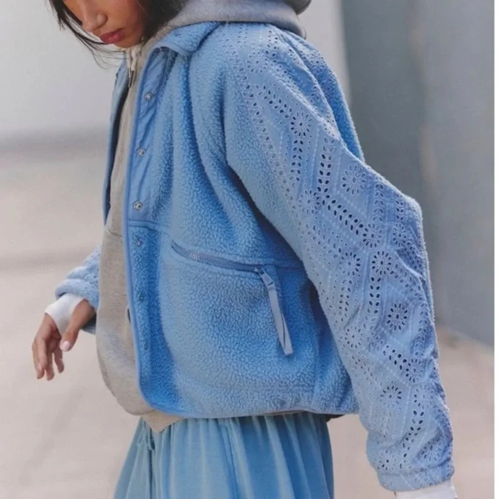NWT Free People Hit The Slopes Fleece Eyelet Jacket Stone Washed Blue - Picture 3 of 6